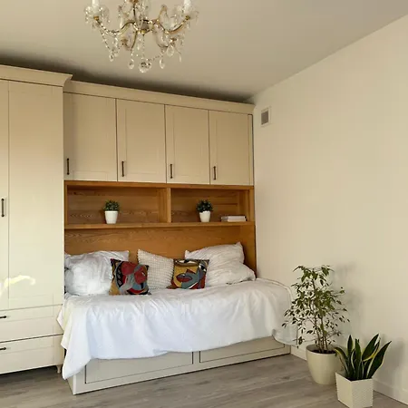 Hallera App Apartmán Varšava